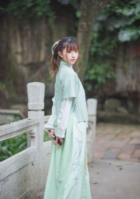 资产阶级满子的优雅工作_高清最新电影在线观看